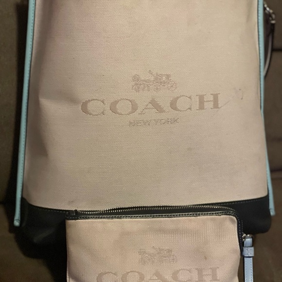 Mollie Colorblock Bucket Bag. - Picture 5 of 9